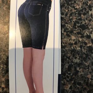 Shorts Size Large Nygard Slims